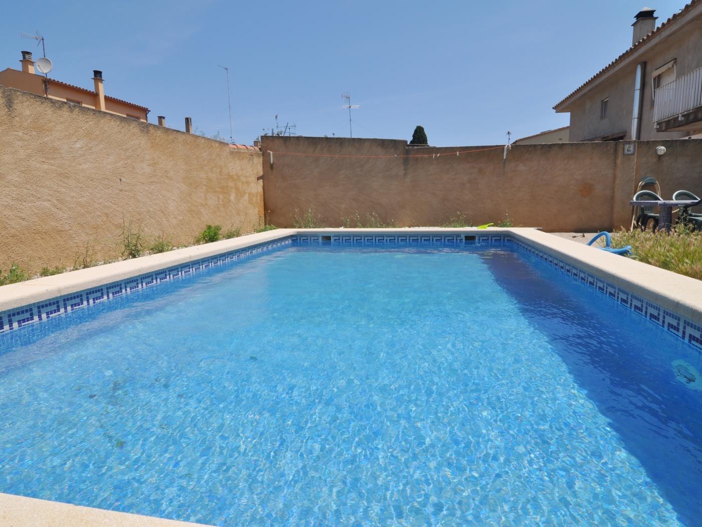 Casa muy amplia con piscina privada, Barbacoa y Wifi en l'Escala