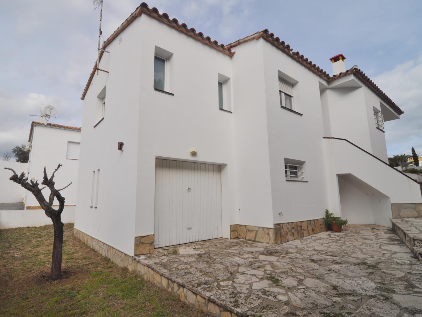 Casa muy bonita en una zona tranquila en l'Escala