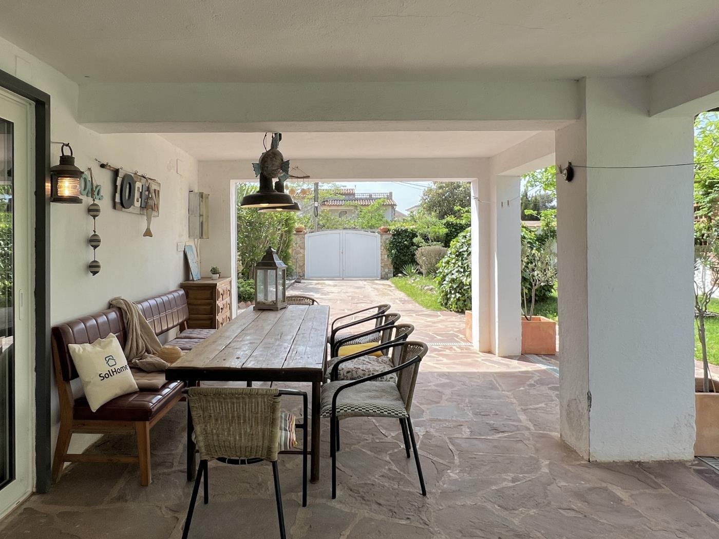 Casa Del Mar- Gran villa con jardín y 2 piscinas a 50 metros de la playa en Sant Martí d'Empúries