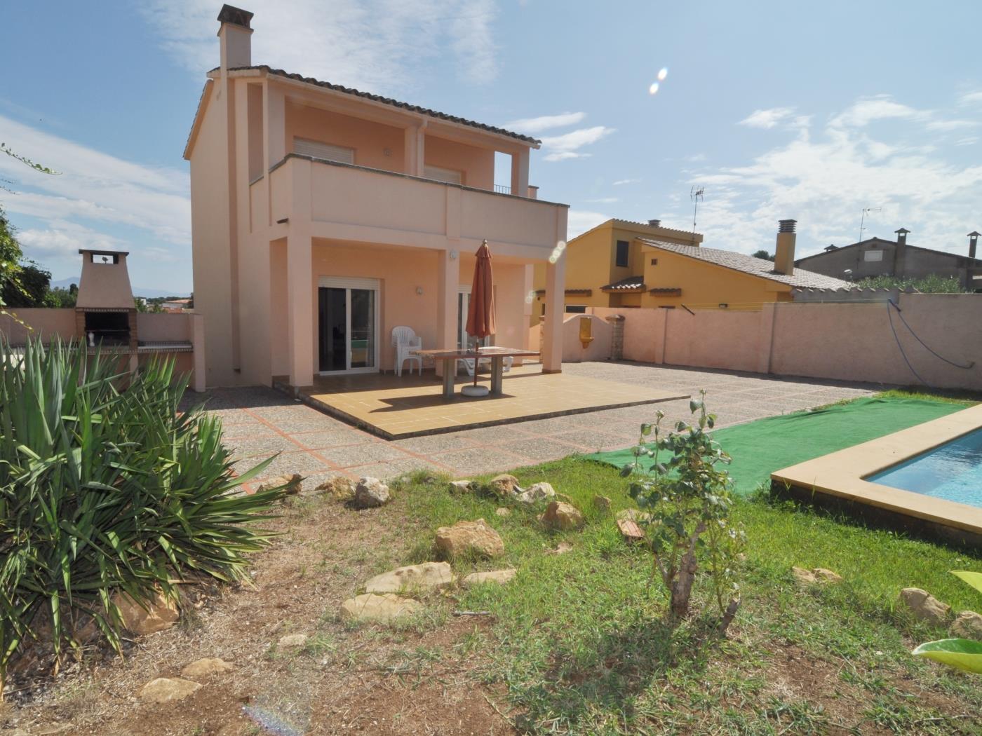 Tere 16: Casa muy espaciosa con piscina privada en l'Escala