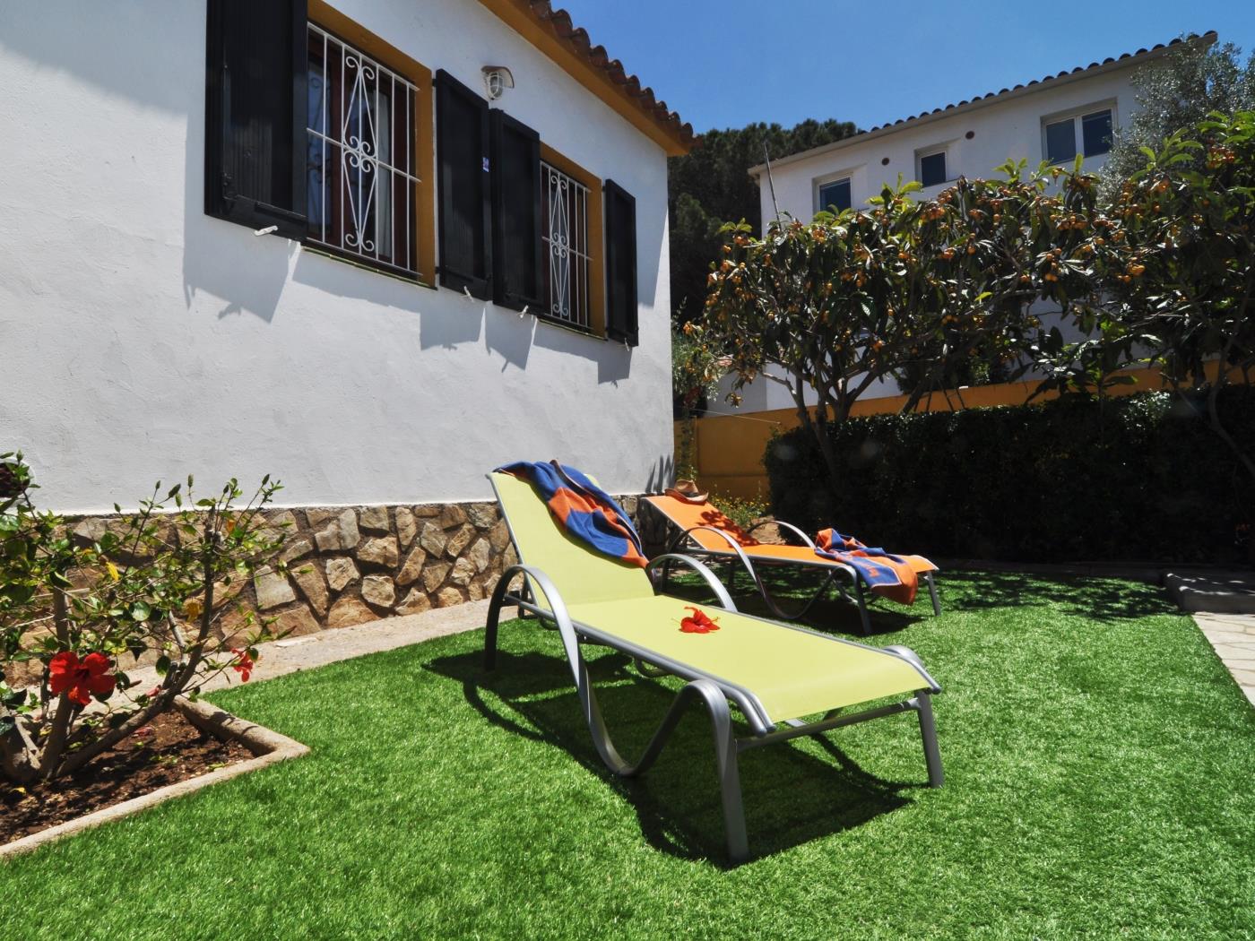 House with private pool to 500 metres from the beach. in l'Escala