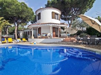 Casa amb piscina privada