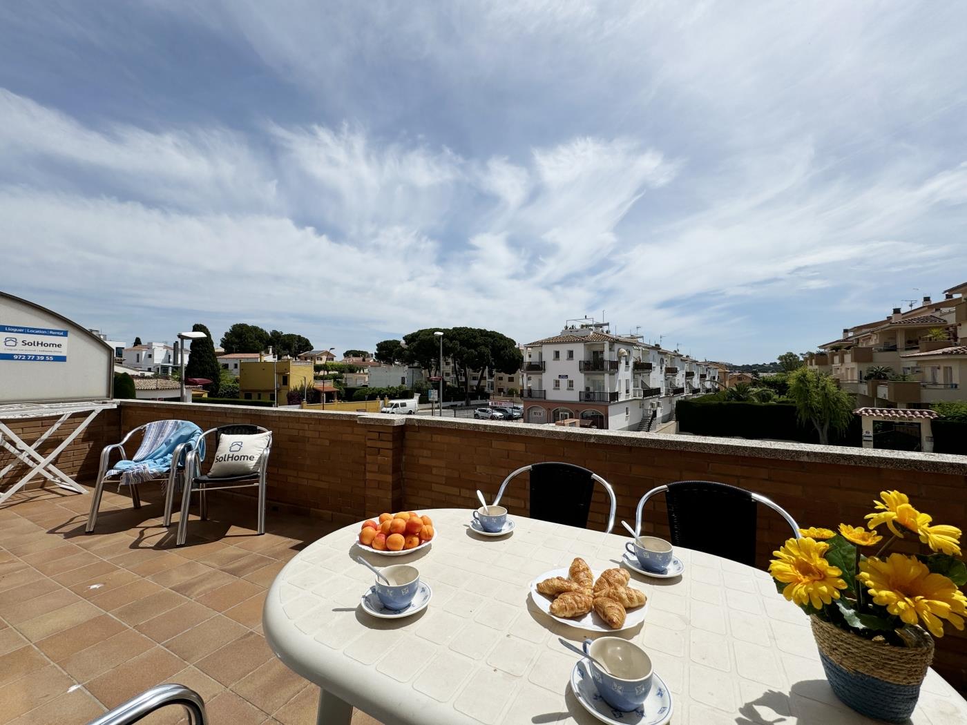 Apartamento con piscina a 2 minutos de la playa en l'Escala