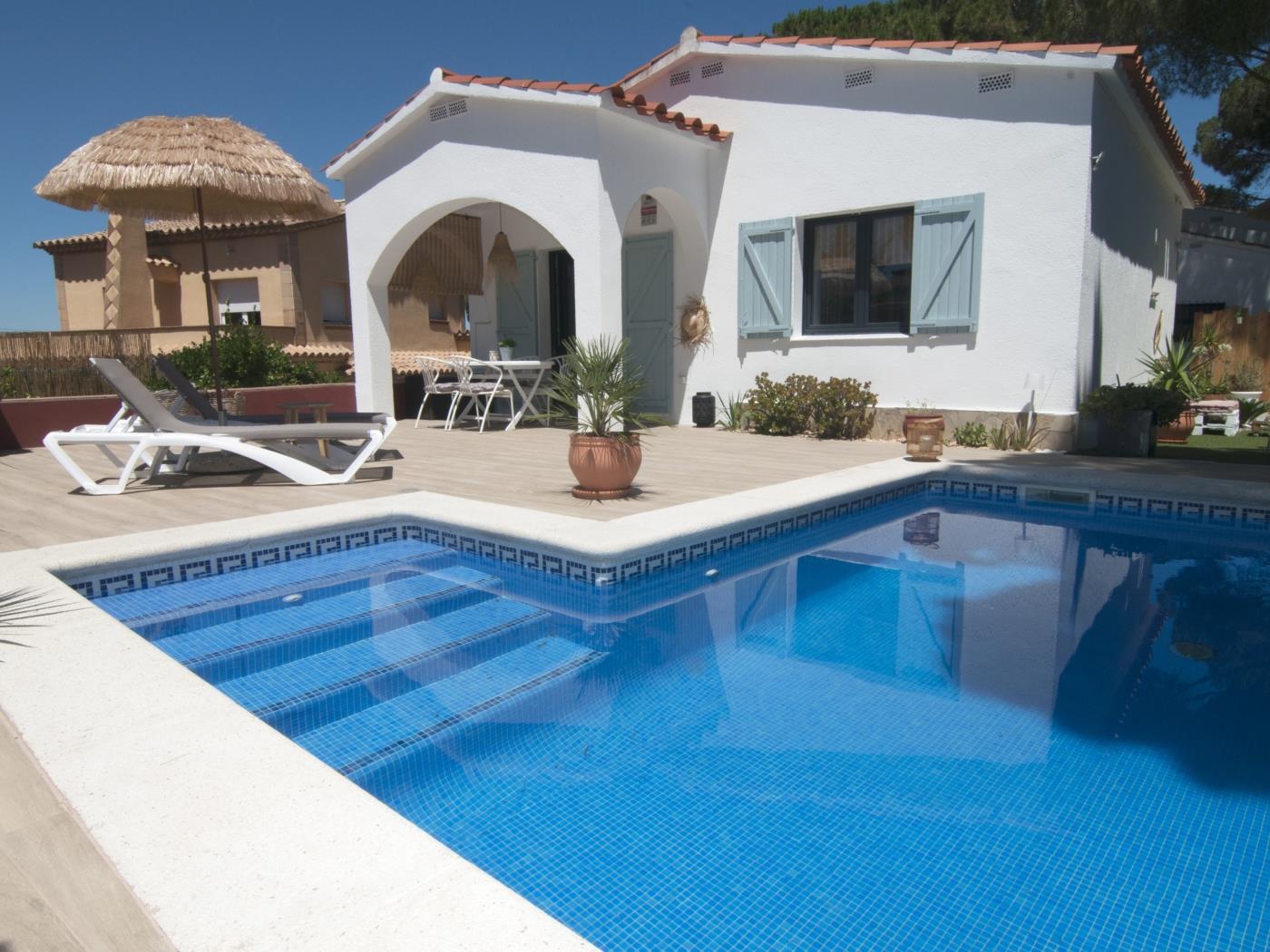 La casa perfecta para tus vacaciones con piscina privada en l'Escala