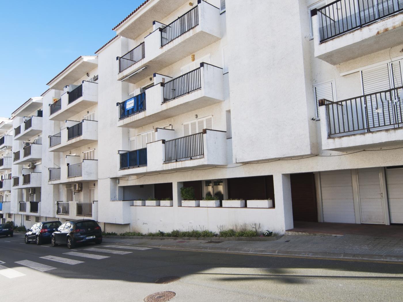 Luminoso apartamento al lado del puerto en l'Escala