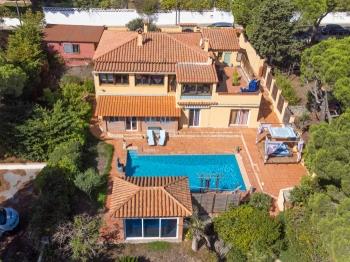 LARGE VILLA WITH PRIVATE POOL AND JACUZZI SEE VIEW