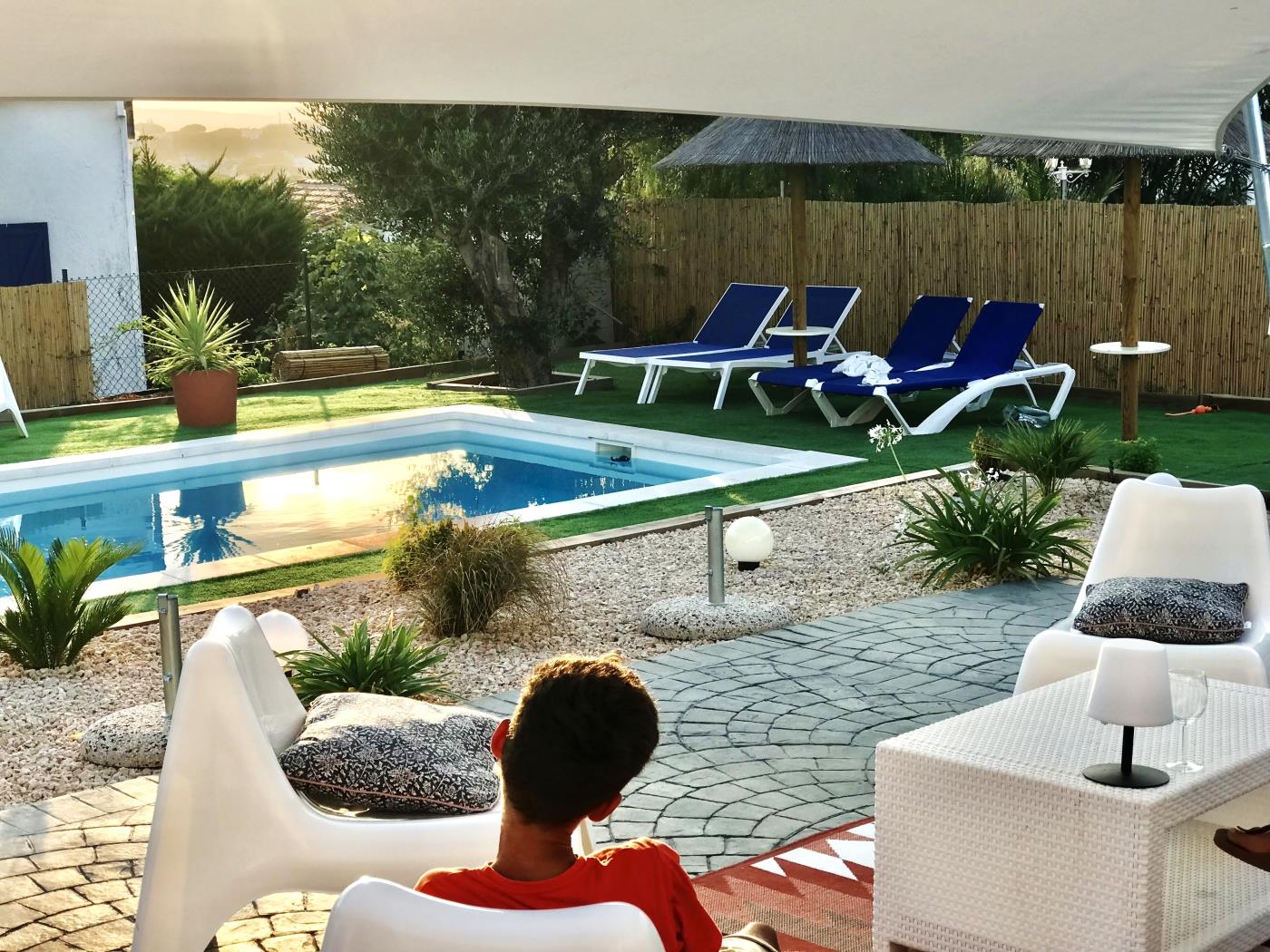 Casa en una zona tranquila con un gran jardín y piscina privada en l'Escala