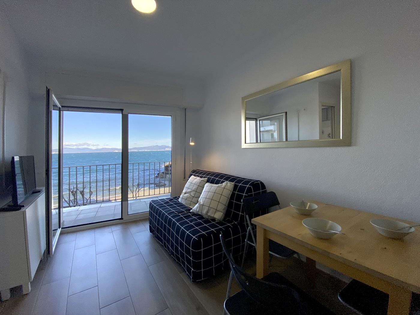 Bonito apartamento con vistas al mar en l'Escala