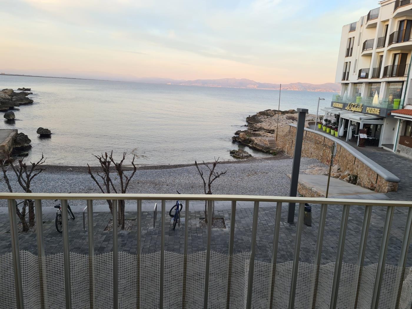 Bonito apartamento con vistas al mar en l'Escala