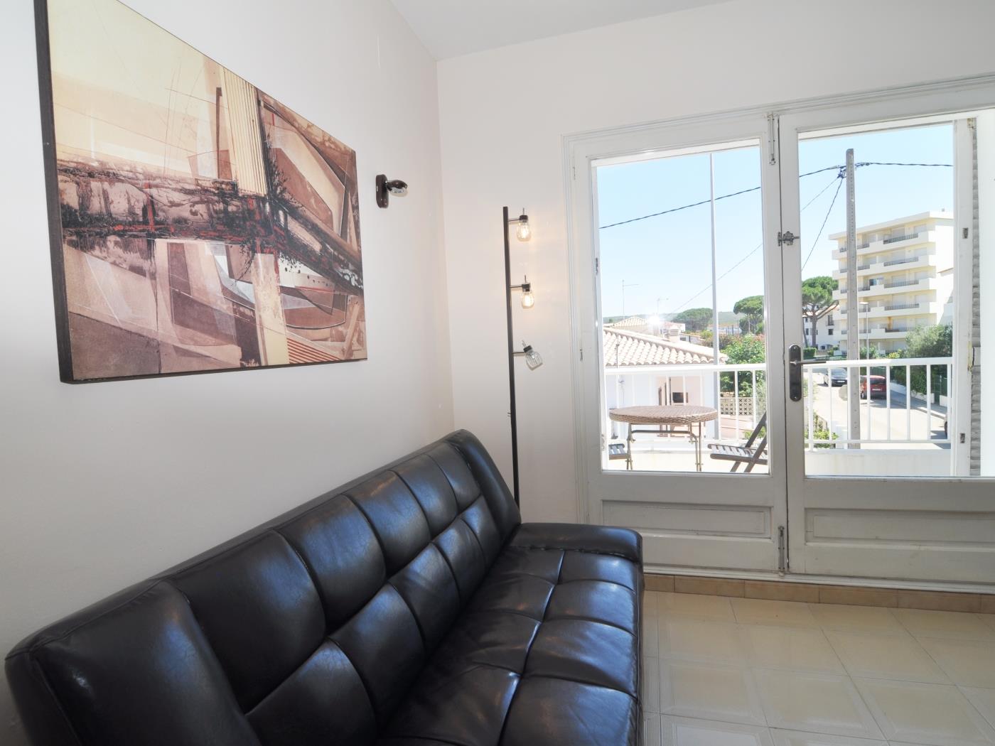 Beautiful apartment 10 minutes from the beach in l'Escala