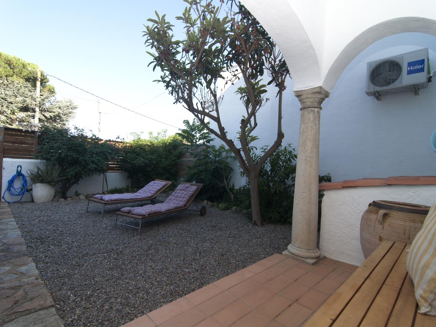 Bonita casa con barbacoa y piscina comunitária en l'Escala