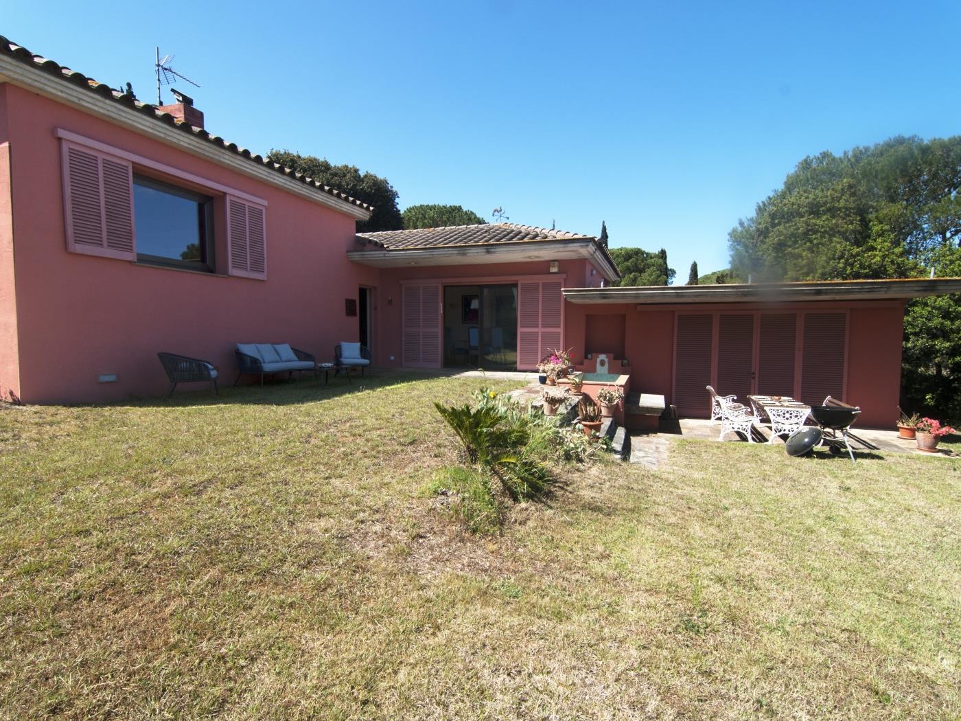 Bonica casa de camp al mig de la natura a l'Escala