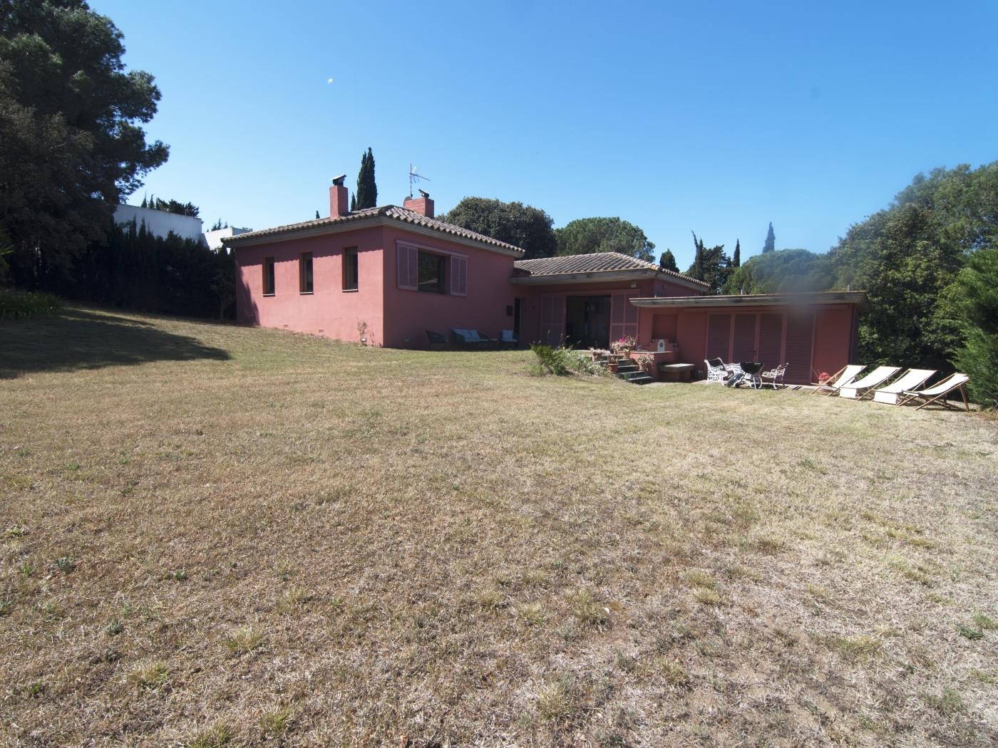 Bonica casa de camp al mig de la natura a l'Escala