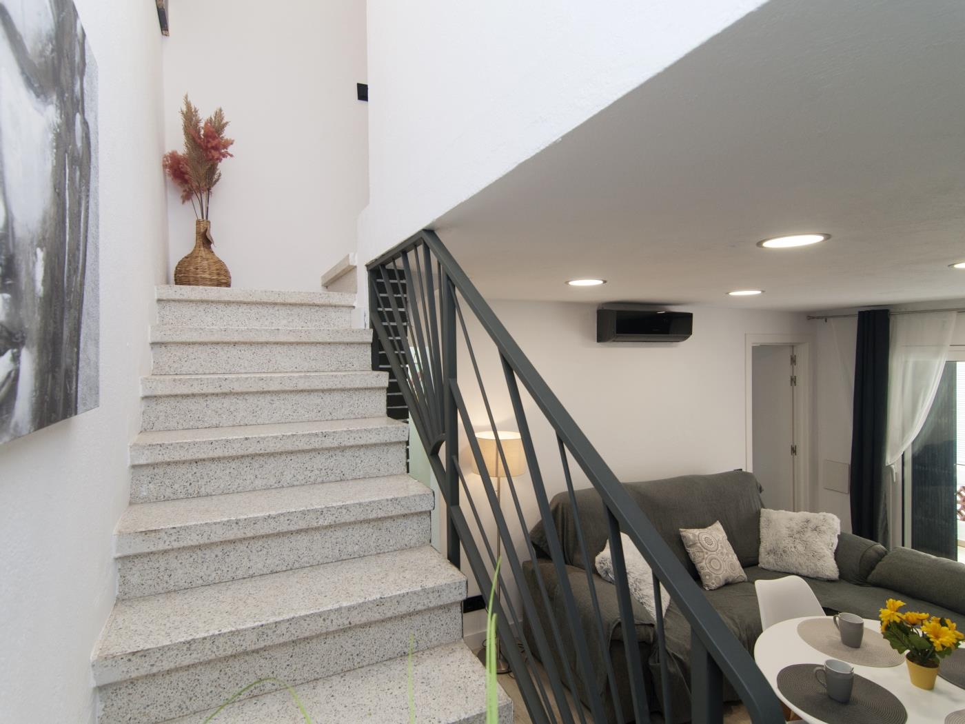 Nice house just 1 mn from the beach in l'Escala