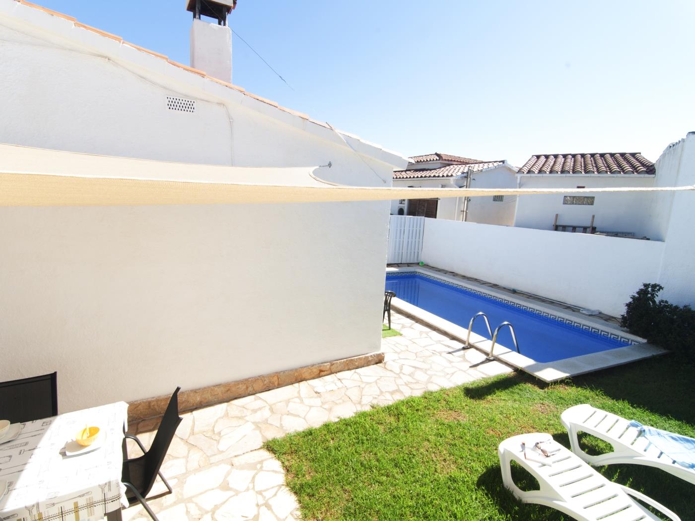 -Acogedora casa con piscina privada, Barbacoa y Wifi en l'Escala