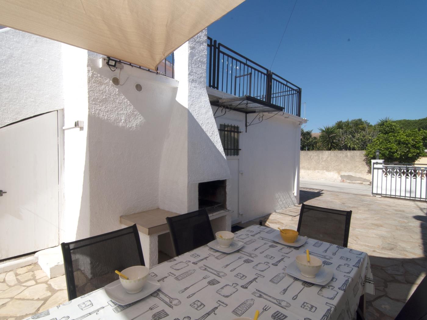 -Acogedora casa con piscina privada, Barbacoa y Wifi en l'Escala