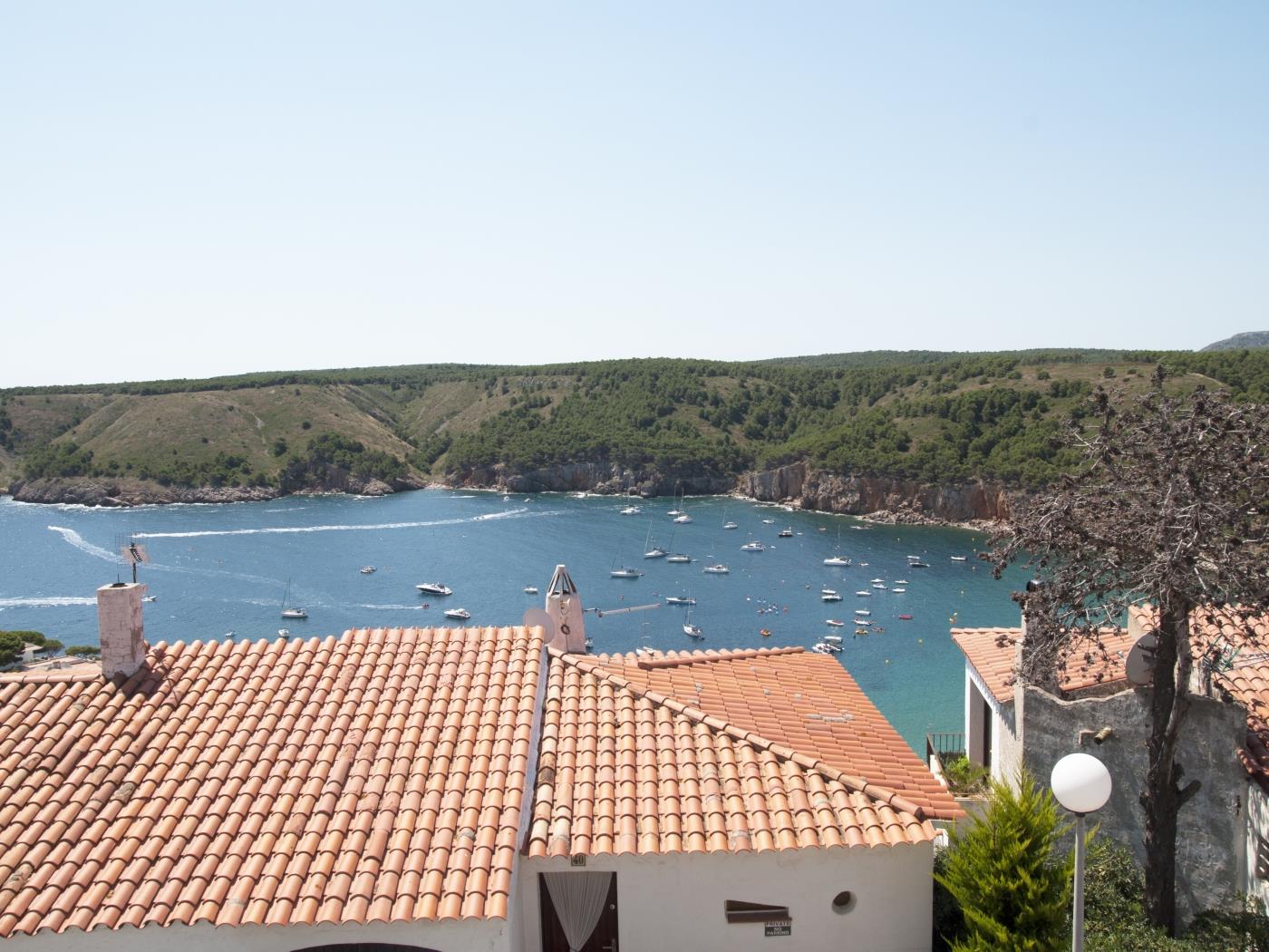 Bonita casa con una espectacular vista al mar en l'Escala