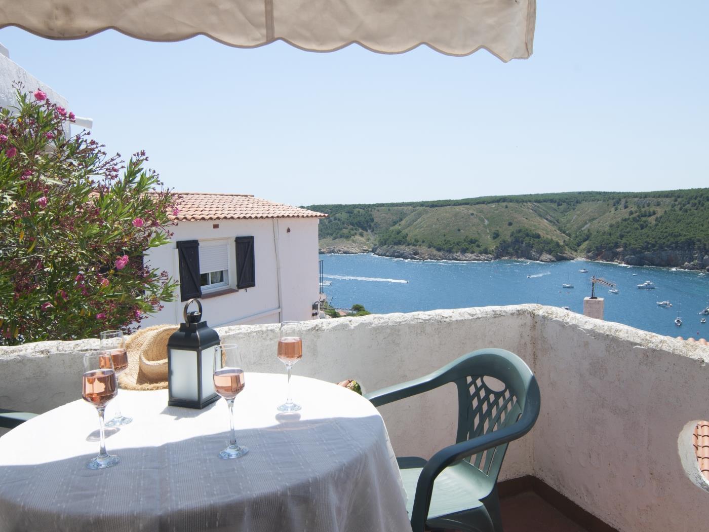 Bonita casa con una espectacular vista al mar en l'Escala