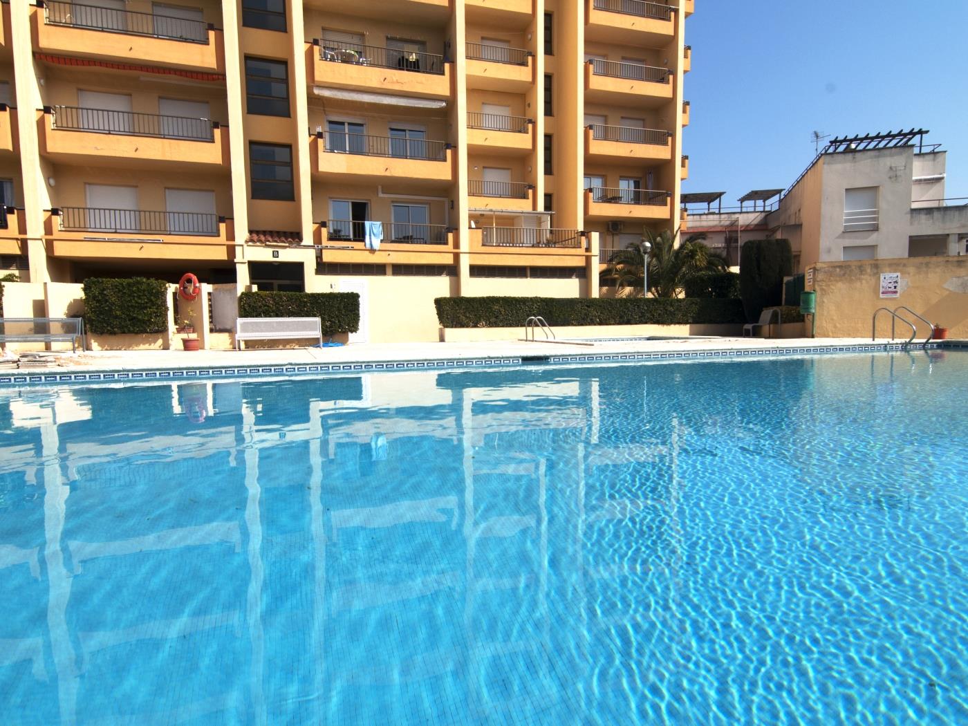 Magnífico apartamento con piscina comunitaria a 2 minutos de la playa en l'Escala