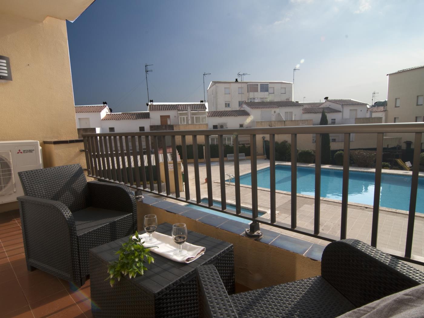 Magnificent apartment with community pool 2 minutes from the beach in l'Escala