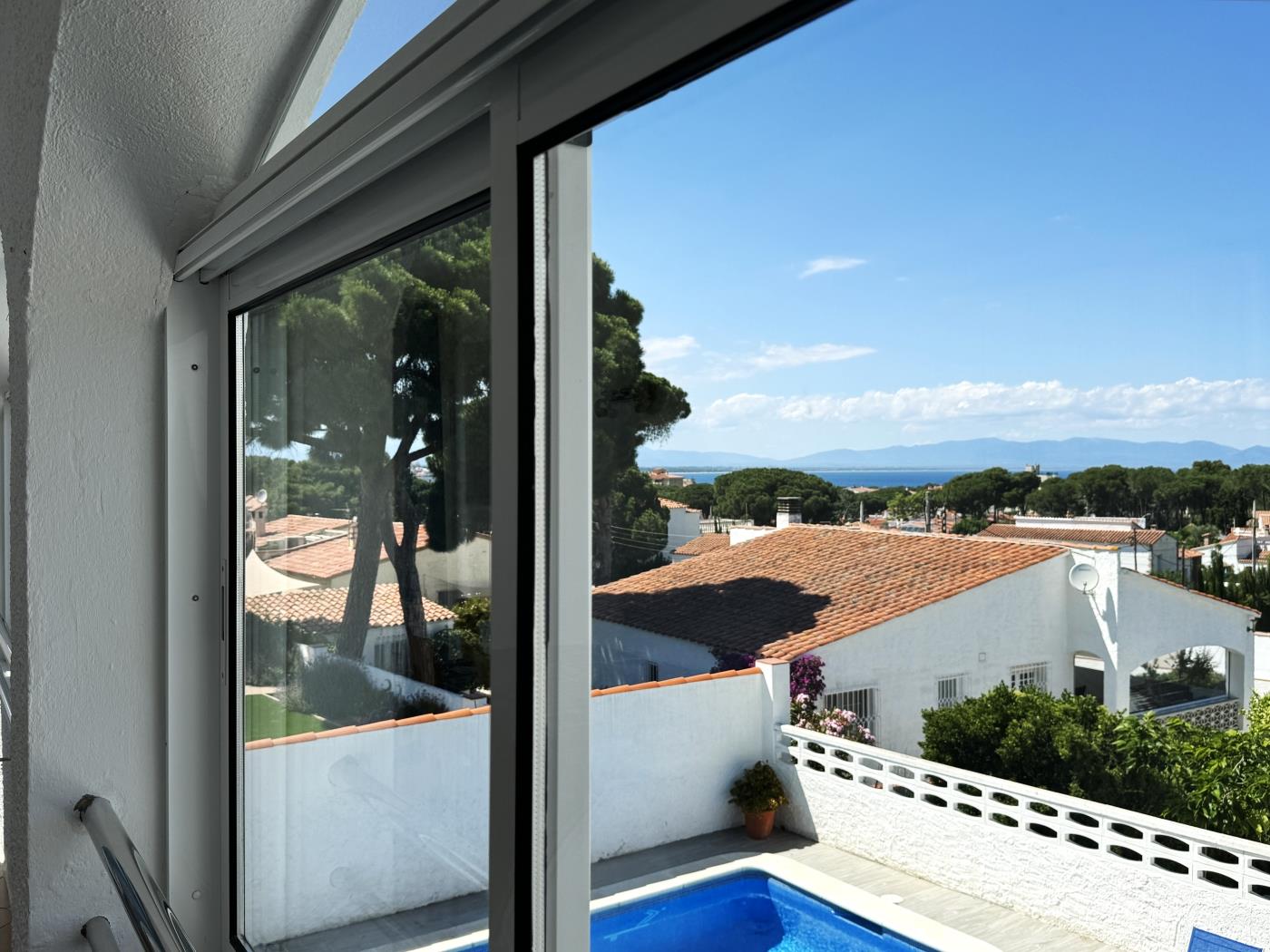 Maison confortable avec piscine privée, wifi et barbecue à l'Escala