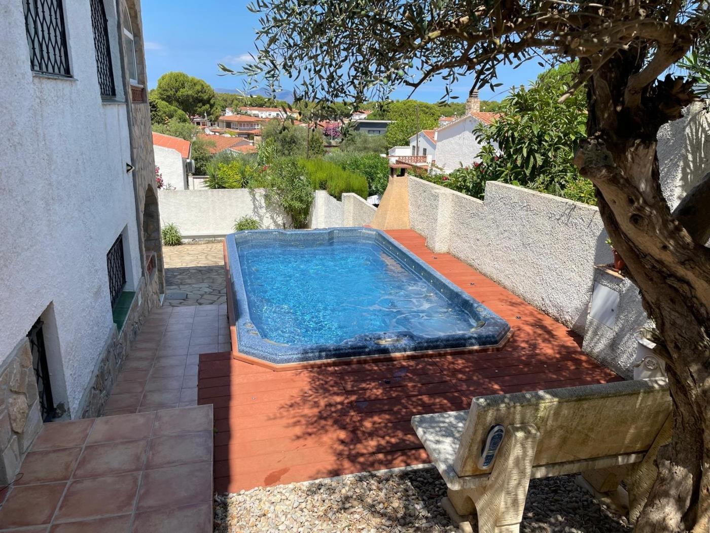 Bonita Casa con piscina privada/Jacuzzi, wifi y barbacoa en l'Escala