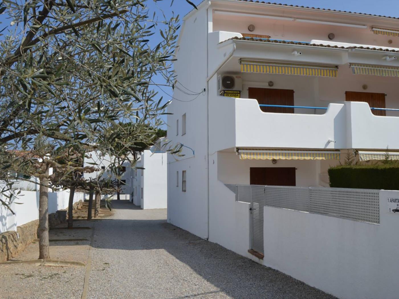 Nice studio with communal pool and parking in l'Escala