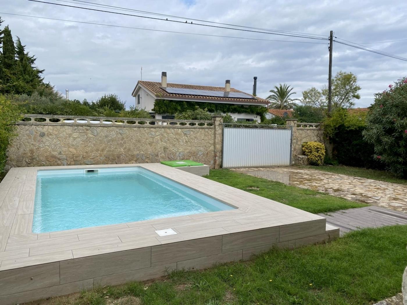 Rustic charm with modern touches in Sant Martí d'Empúries. in Sant Martí d'Empúries