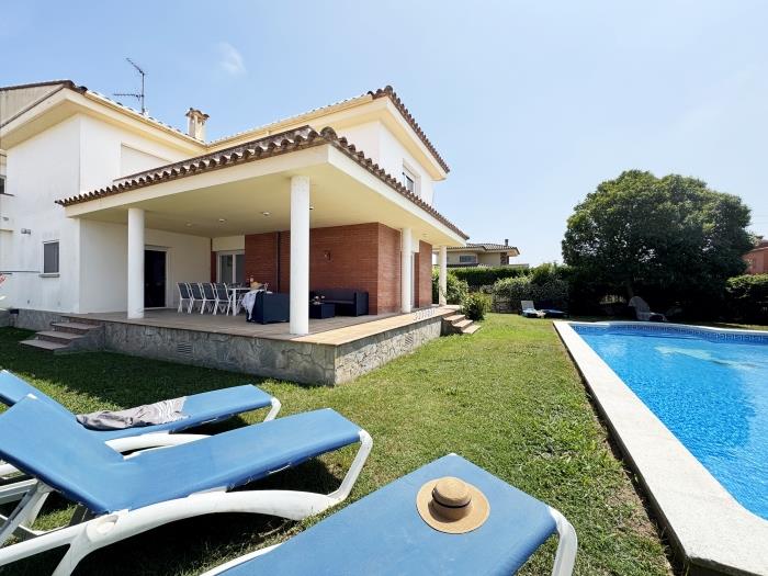 apartamentos ATA associacio Girona