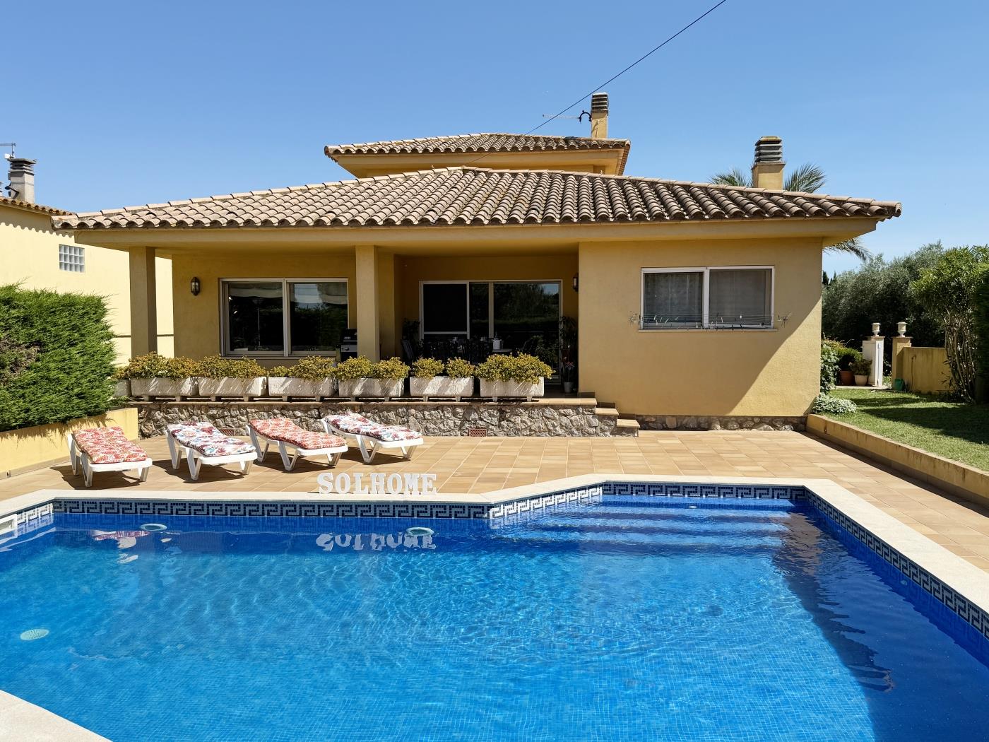 Casa del Pi a Bellcaire d'Empordà