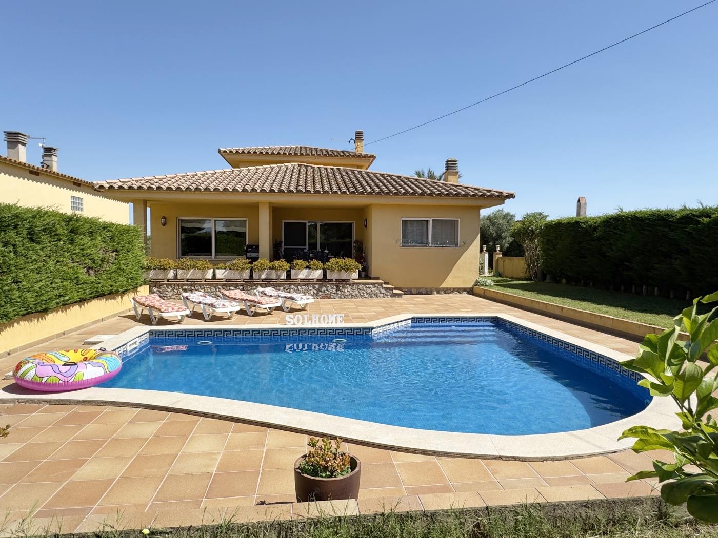 Casa del Pi a Bellcaire d'Empordà