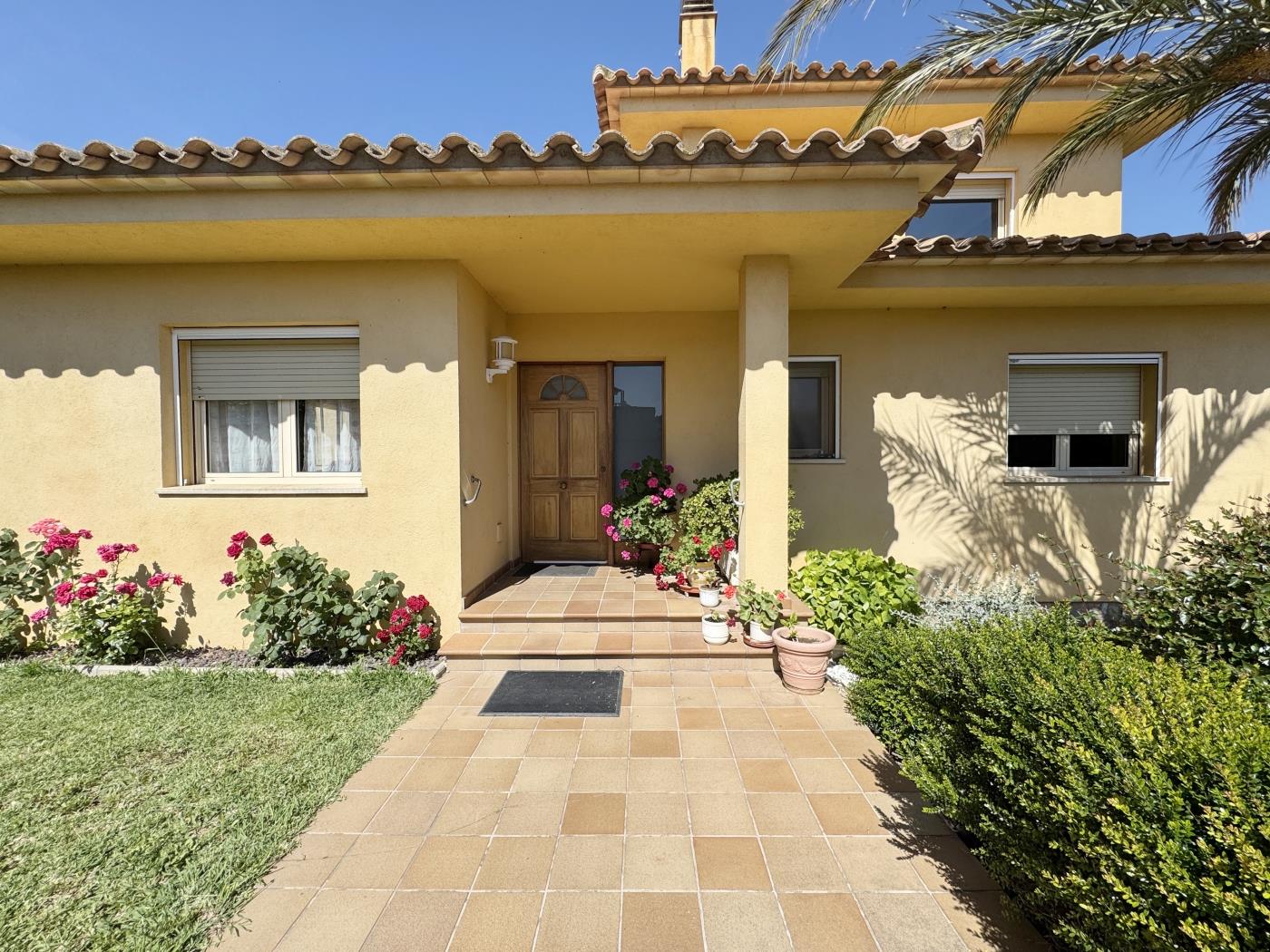 Casa del Pi a Bellcaire d'Empordà