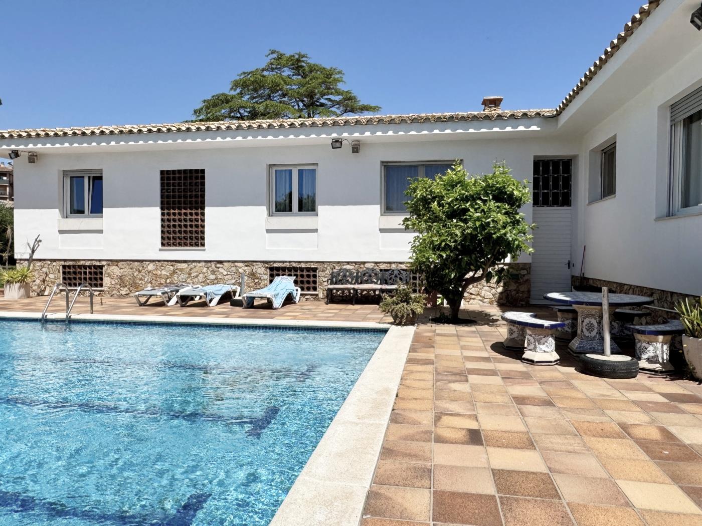 Casa Migjorn a l'Escala