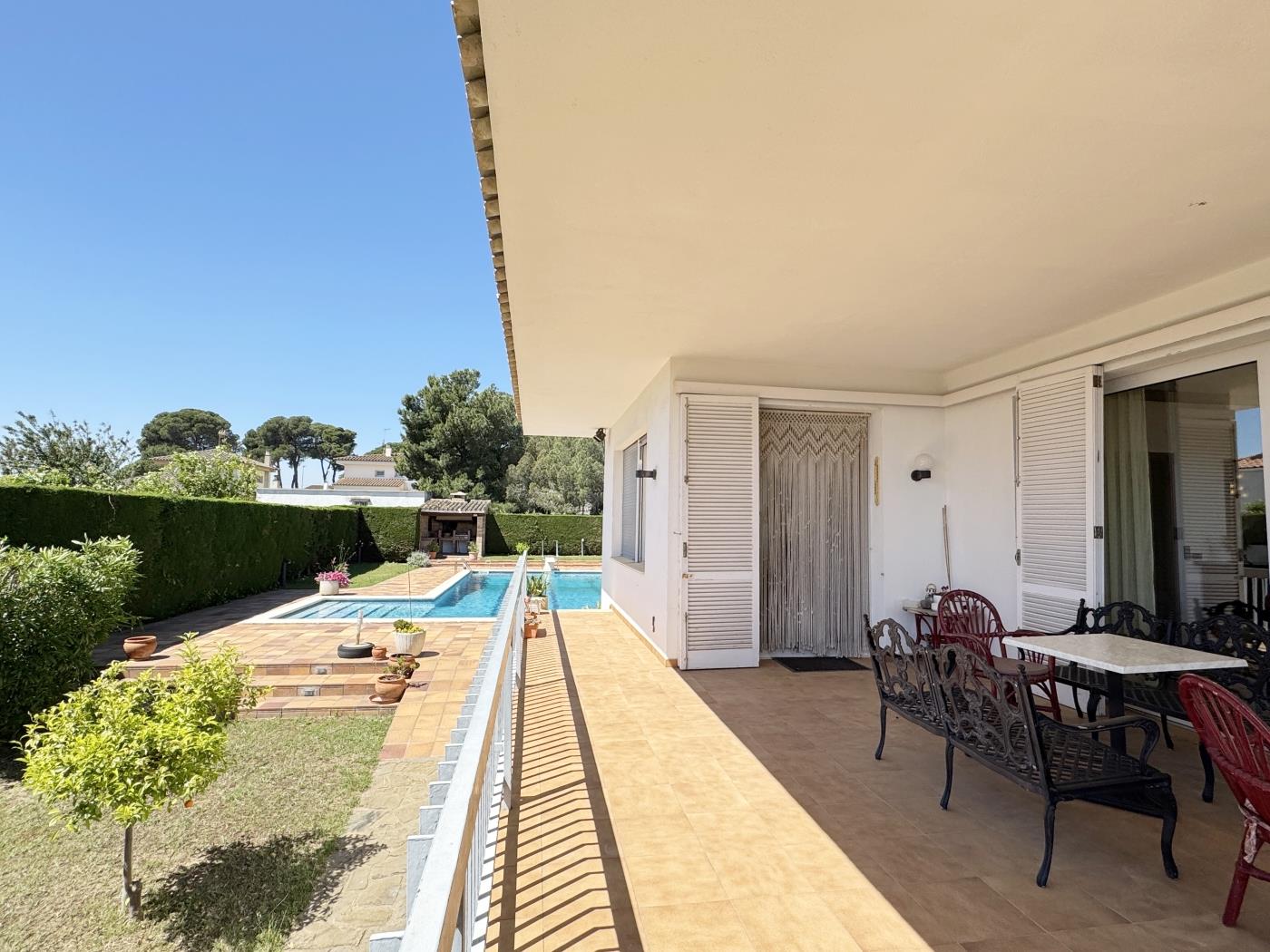 Casa Migjorn a l'Escala