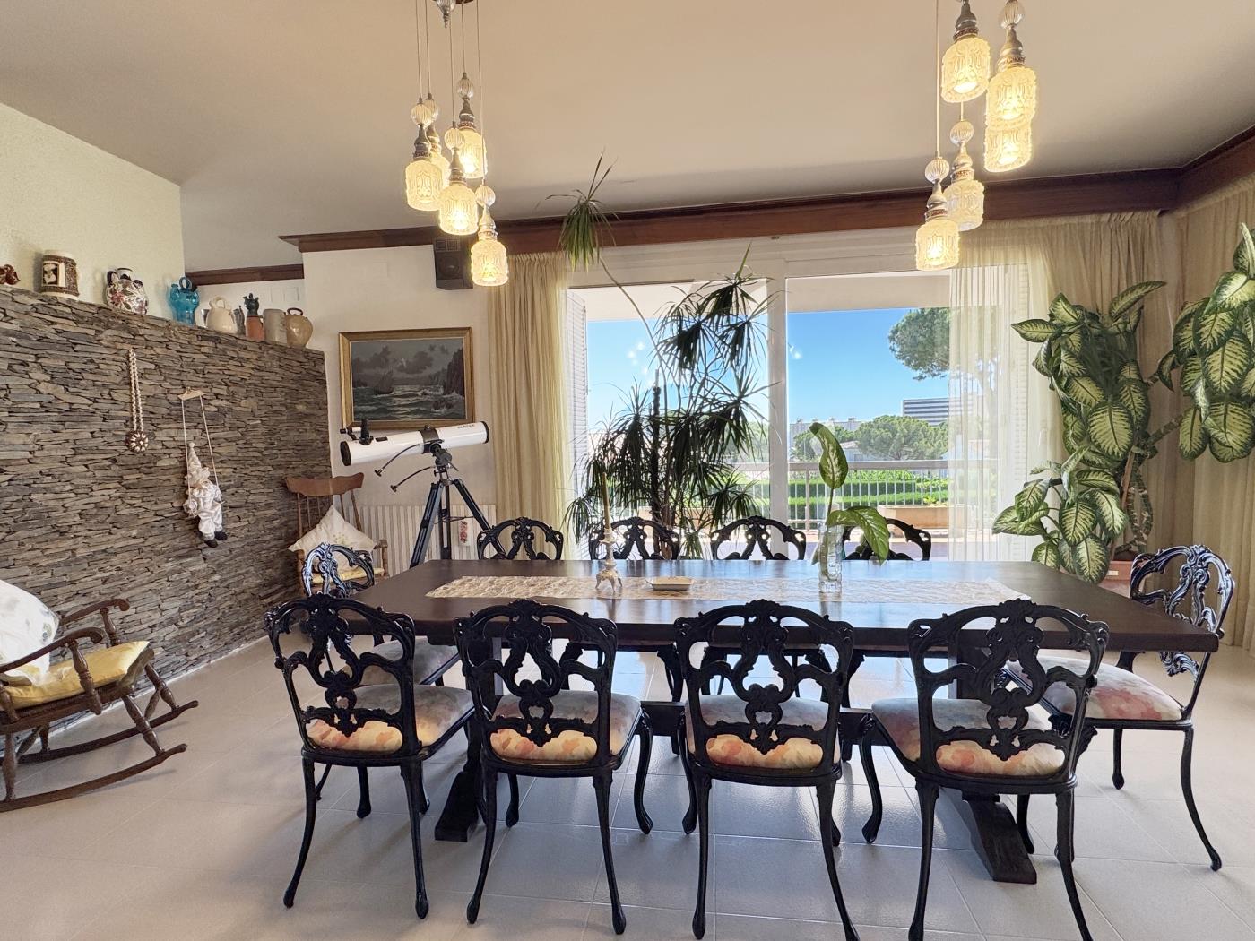 Casa Migjorn a l'Escala