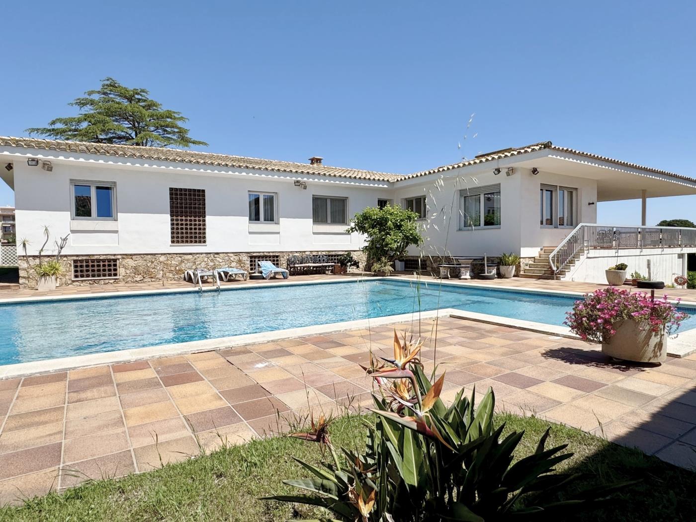 Casa Migjorn a l'Escala