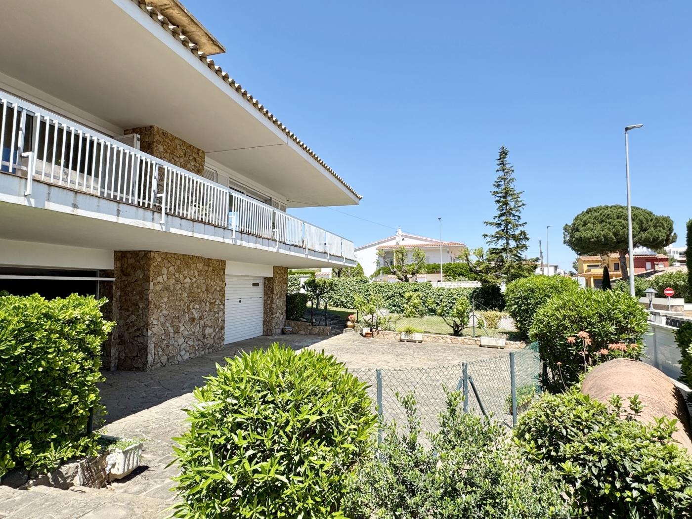 Casa Migjorn a l'Escala