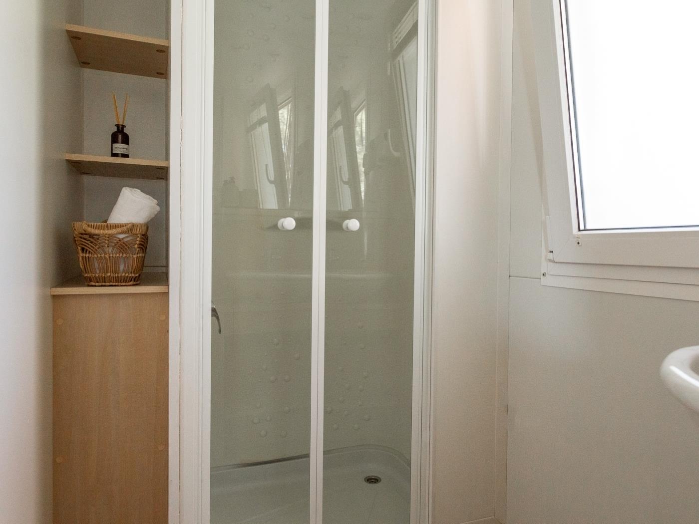 Bungalow cerca de la playa con parking y Wi-Fi en l'Escala