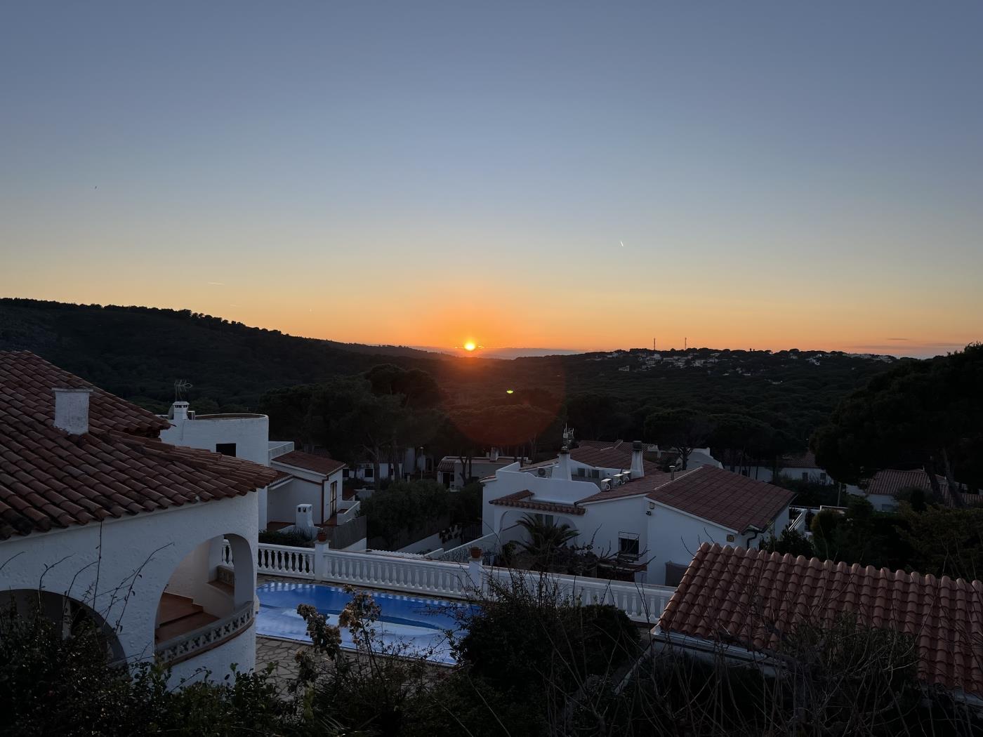 Villa Sabina - gran villa con jardín y gran piscina en Montgó en l'Escala