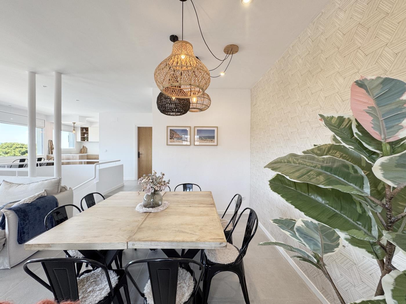 Villa Sabina - gran villa con jardín y gran piscina en Montgó en l'Escala