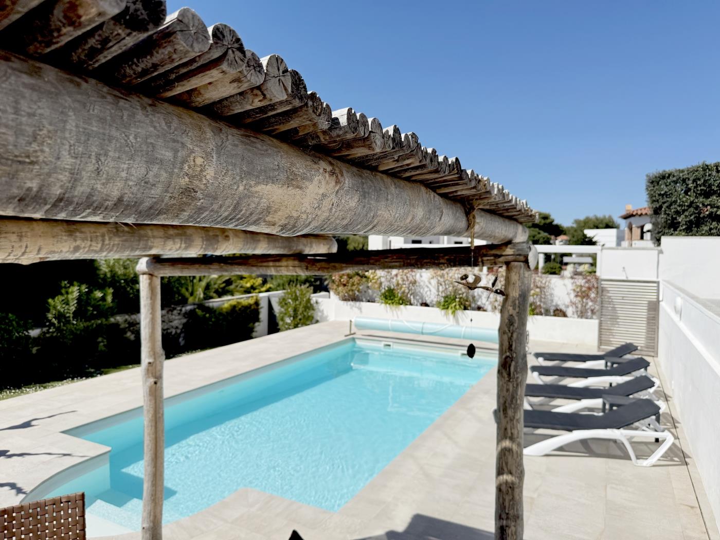 Villa Sabina - gran villa con jardín y gran piscina en Montgó en l'Escala