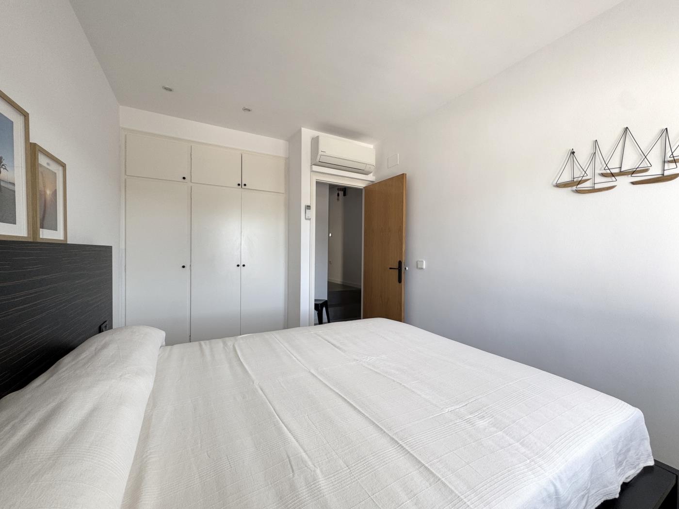 Villa Sabina - gran villa con jardín y gran piscina en Montgó en l'Escala