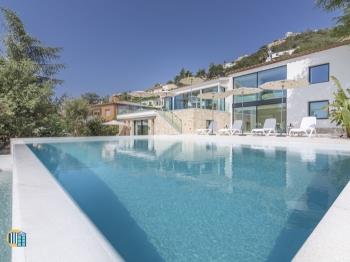 Villa la Dolça avec piscine à débordement, WIFI gratuit, climatisation.