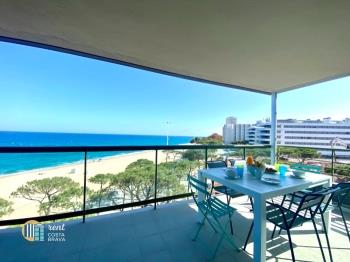 Apartament Apartment Blue Fenals direkt am Meer mit Panoramablick auf das Meer