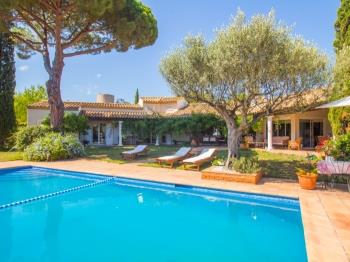 Villa Colette en Sant Antoni de Calonge con piscina privada y vistas al mar