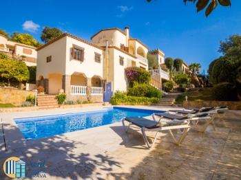 Villa La Gallega amb jardí privat i piscina climatitzada