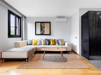Art House Toni 'Consell de Cent Rocafort' - Apartament a BARCELONA