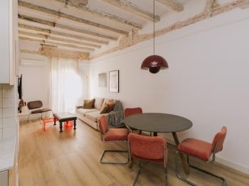 Bright Designer Flat in the Heart of Poble Sec - Apartamento en Barcelona