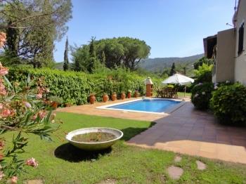 VILLA GOLF- WITH PIVATE POOL AND GARDEN, WIFI, PARKING