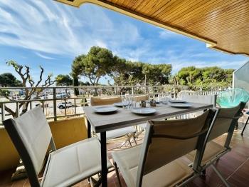 Apartament APARTMENT SUN AT THE SEAFRONT, RENOVATED, WIFI